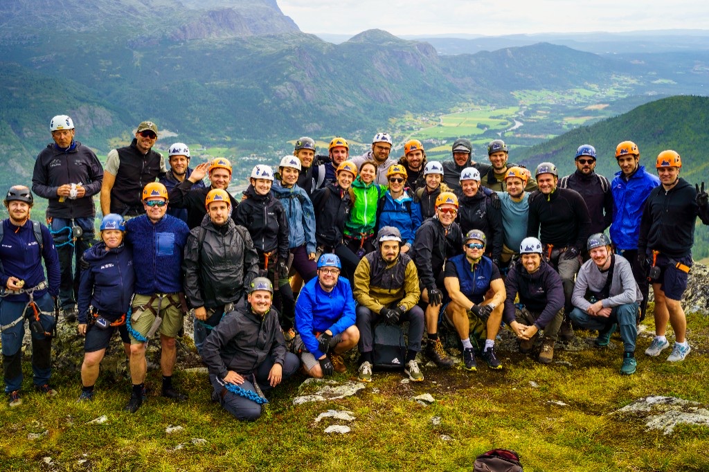 Most of the Plyo team together on a ridge above Hemsedal